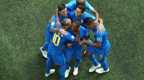 FESTEJA BRASIL. La celebración del equipo de Tite en el final del encuentro contra Costa Rica (Foto: Getty).