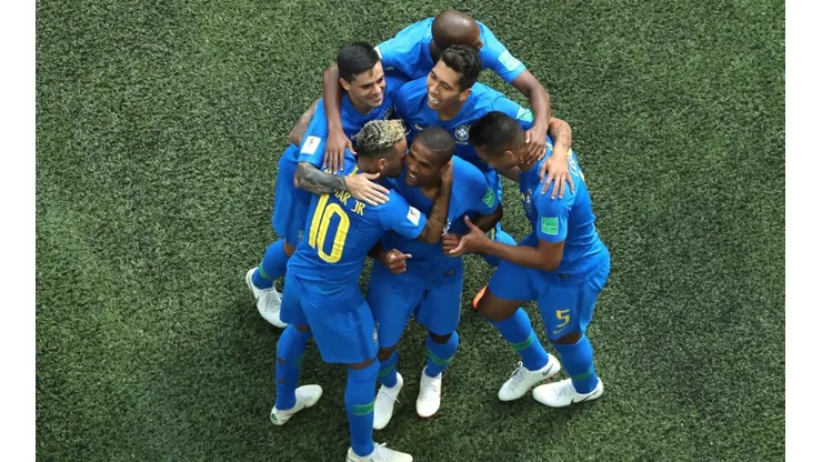 FESTEJA BRASIL. La celebración del equipo de Tite en el final del encuentro contra Costa Rica (Foto: Getty).
