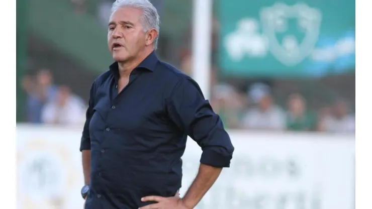 Jorge Burruchaga, durante su etapa en Sarmiento de Junín.