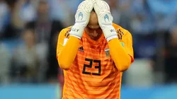 TRAGAME TIERRA. La primera reacción de Wilfredo Caballero después de su error ante Croacia (Foto: Getty).