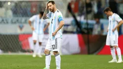 Foto de Lionel Messi muy triste con la Selección Argentina.