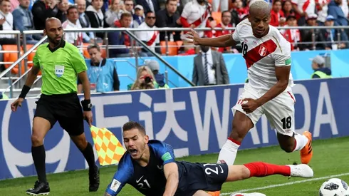 Foto de Carrillo ante la Selección de Francia