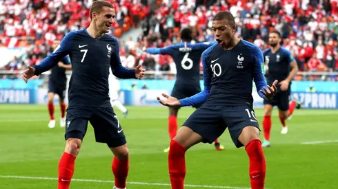 Foto de Mbappé celebrando el gol ante Perú
