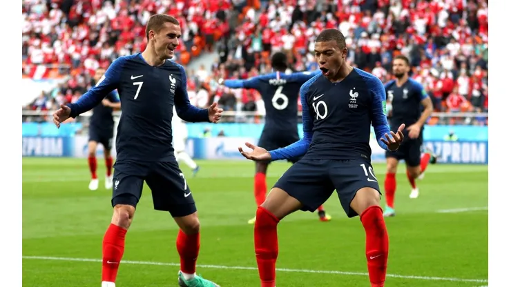 Foto de Mbappé celebrando el gol ante Perú