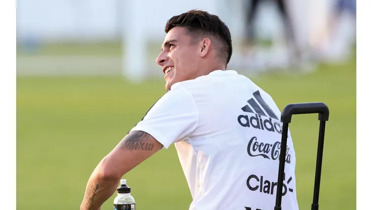 FELICIDAD INTERNACIONAL. Cristian Pavón sonríe en el entrenamiento de la Selección Argentina (Foto: Getty).