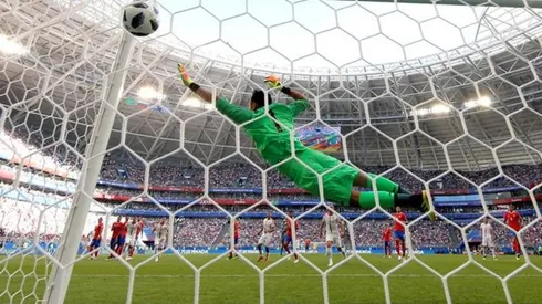 Costa Rica cayó 1-0 ante Serbia en su primera presentación del Grupo E en Rusia 2018