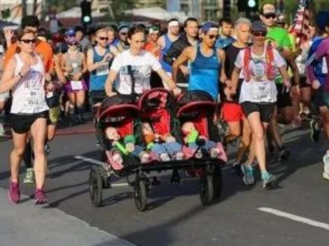 Mamá corredora por tres: récord Guinness en una maratón con sus trillizos
