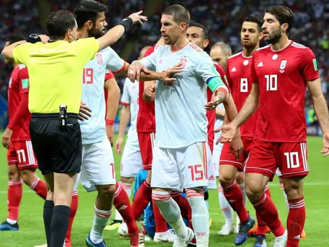 A Sergio Ramos se le cruzó el árbitro ¡y le tiró un codazo!