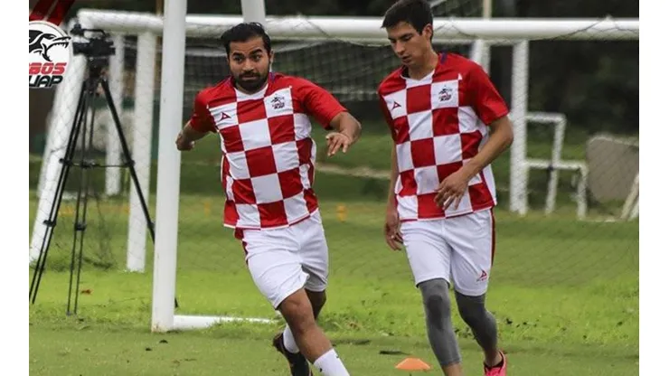 Lobos BUAP y un uniforme inspirado en el de Croacia.