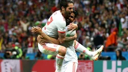CELEBRA LA ROJA. Diego Costa se abraza con Isco en Kaliningrado ante Irán (Foto: Getty).