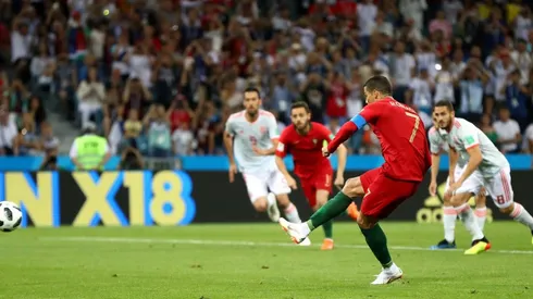 Cristiano Ronaldo anotando de penal