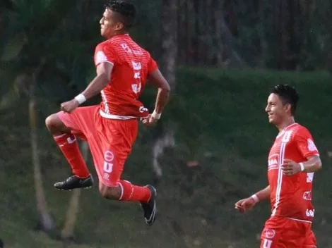 Mirando el Mundial, se emocionó pensando en ver pronto a la selección de su país