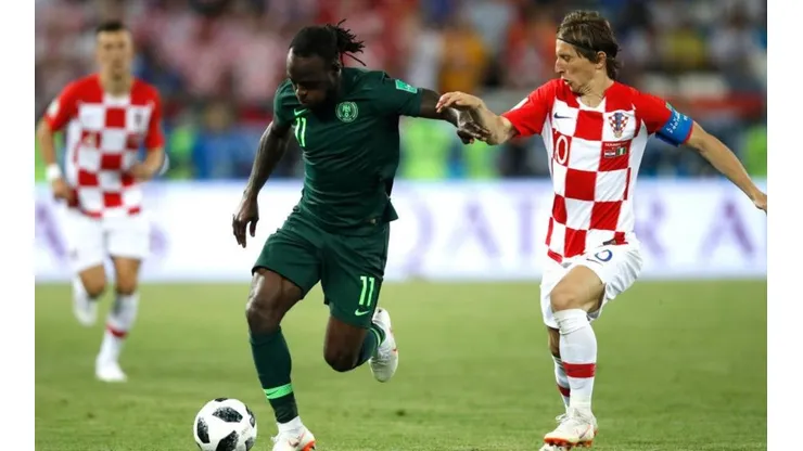 Victor Moses en el partido ante Croacia.