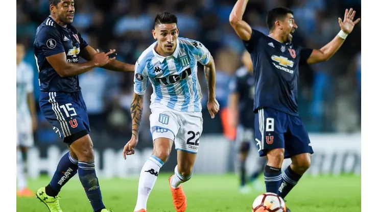 Foto de Ricardo Centurión con la piel de Racing.