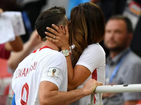 Lewandowski perdió con Polonia, fue a la tribuna y su novia lo consoló