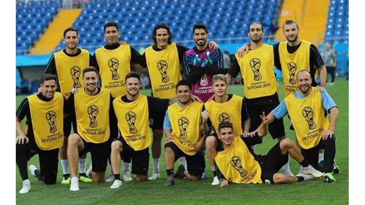 Suárez atajó en el entrenamiento de Uruguay