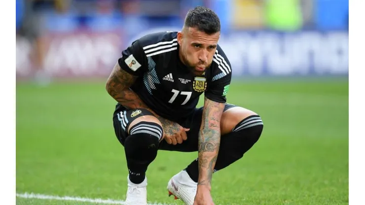 Nicolás Otamendi en el partido ante Islandia.