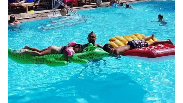 Vidal disfruta de sus vacaciones mientras el Mundial se lleva a cabo