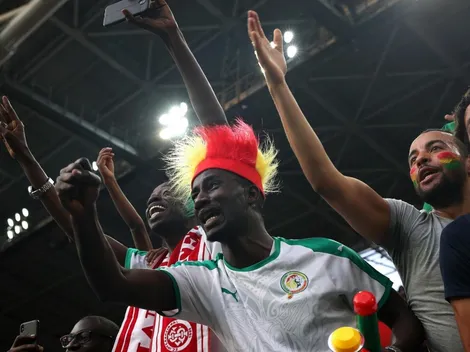 Mil aplausos para ellos: los fanáticos de Senegal se quedaron limpiando el estadio