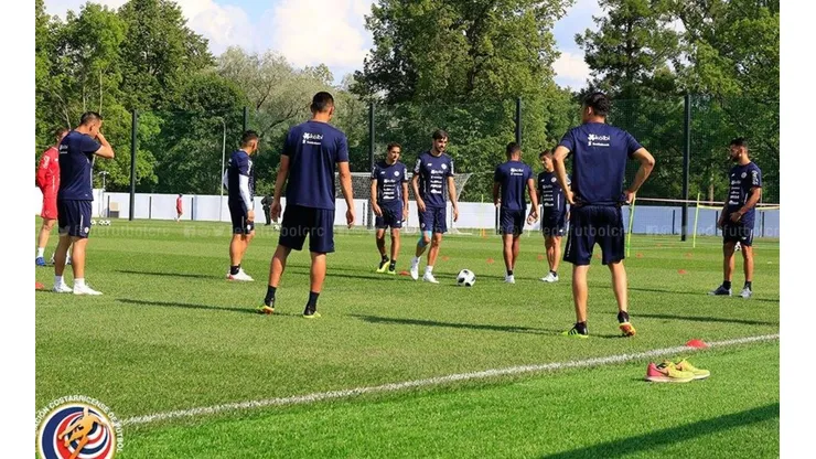 Los jugadores conversaron entre ellos antes de iniciar el trabajo en San Petersburgo