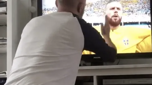 Aficionado sueco imitó a la mujer mexicana en la previa del partido