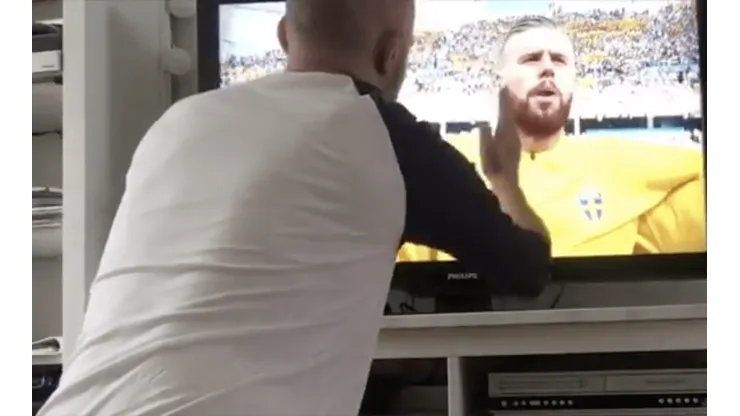Aficionado sueco imitó a la mujer mexicana en la previa del partido