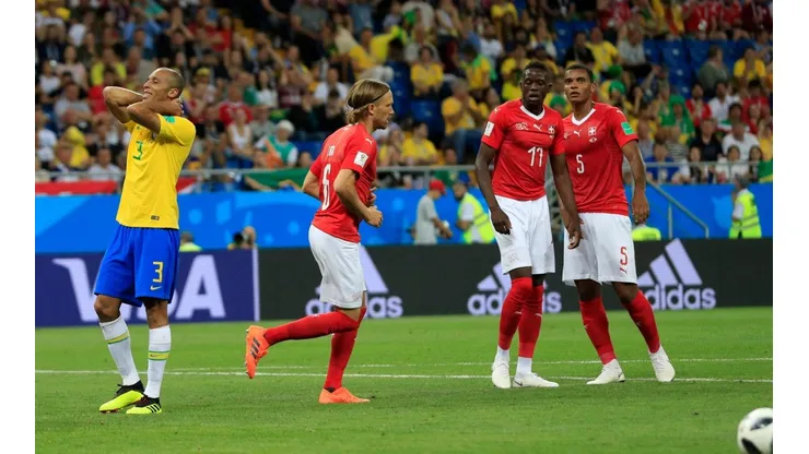 Foto de la Selección Suiza celebrando empate ante Brasil