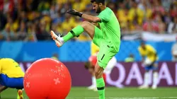 Alisson no se bancó el empate