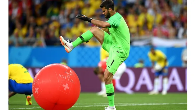 Alisson no se bancó el empate