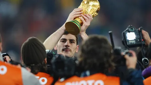 Iker con la copa del mundo