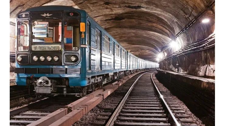 El metro de Moscú no quiere perderse el Mundial.