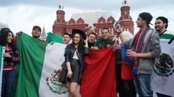 La afición de México en Plaza Roja.
