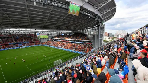 El estadio, con muchos asientos vacíos
