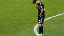 Lionel Messi frustrado, la postal argentina del partido ante Islandia.