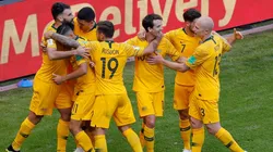 Foto de los jugadores de Australia festejando el gol.