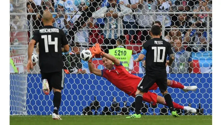 Penal de Lionel Messi ante Islandia en Mundial de Rusia.