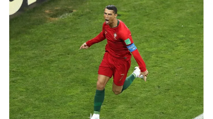 APARECIÓ EL BICHO. Cristiano Ronaldo celebra su penal ante España con Portugal (Foto: Getty).