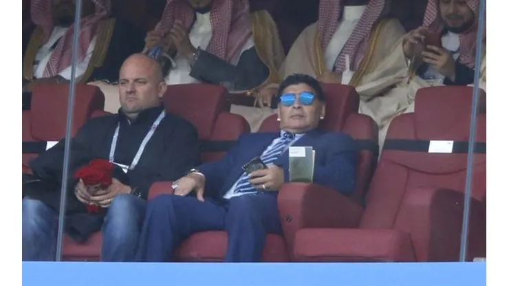 COMO EN CASA. Diego Maradona en el palco del estadio durante el partido de Rusia ante Arabia Saudita.