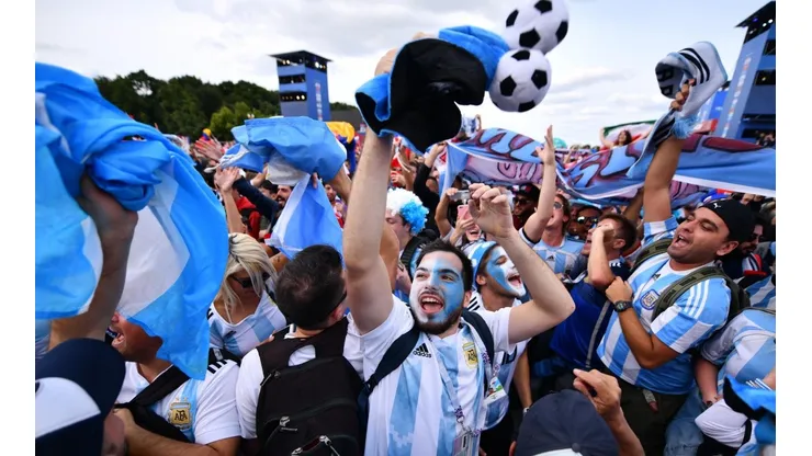 ARGENTINOS EN RUSIA. La locura de los hinchas en Moscú a días de debutar en el Mundial (Foto: Getty).