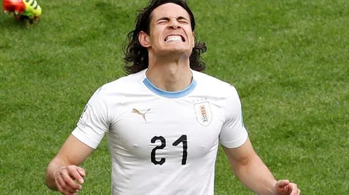 PUEDE FALLAR. Edinson Cavani se lamenta por el golazo que pudo haberle marcado a Egipto.