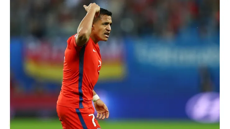 NO LE GUSTÓ NADA. El disgusto de Alexis Sánchez en la Copa Confederaciones con Chile (Foto: Getty).