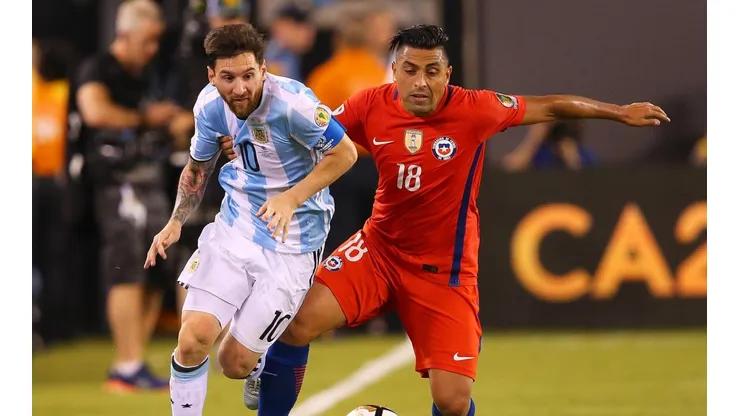 Foto de Lionel Messi con Franco Jara