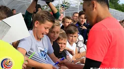 Keylor Navas protagonizó la primera sesión de entrenamientos de los ticos en Rusia