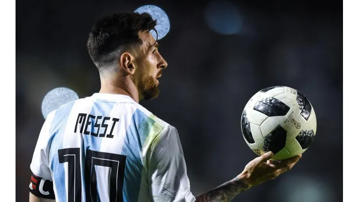 Lionel Messi y la pelota, dos amigos inseparables.