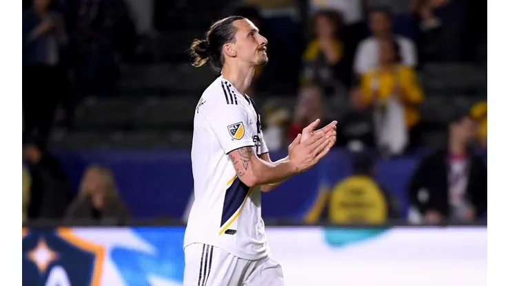 APLAUDAN. Zlatan es crack adentro y afuera de la cancha.