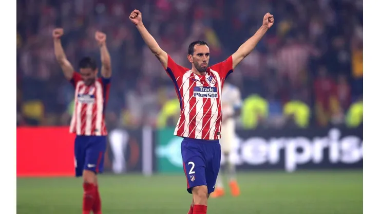 La Juventus habría preguntado por Diego Godín