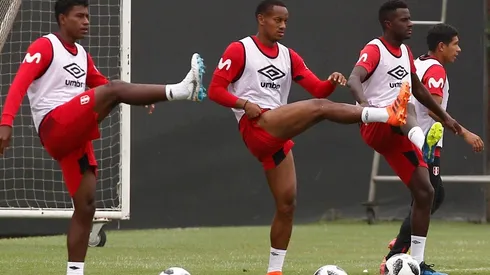 André Carrillo subió una foto en el gimnasio con sus compañeros. (Foto: Getty)