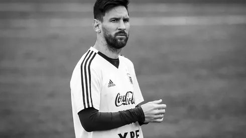 EL DIEZ DE NEGRO. Lionel Messi durante el entrenamiento de la Selección Argentina en Rusia (Foto: Getty).