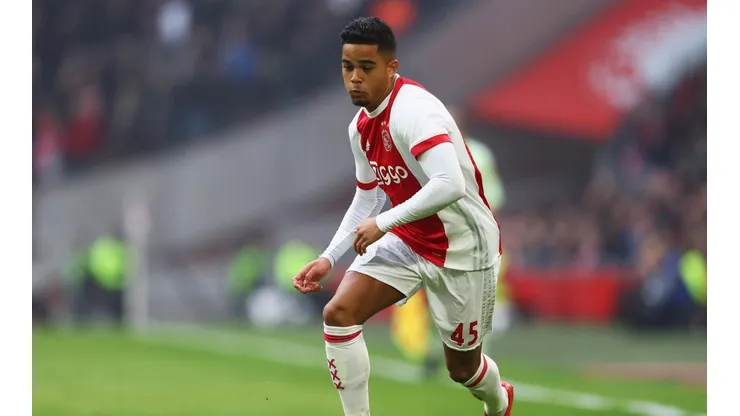 Justin Kluivert deja el Ajax y pasa a ser parte de la Roma