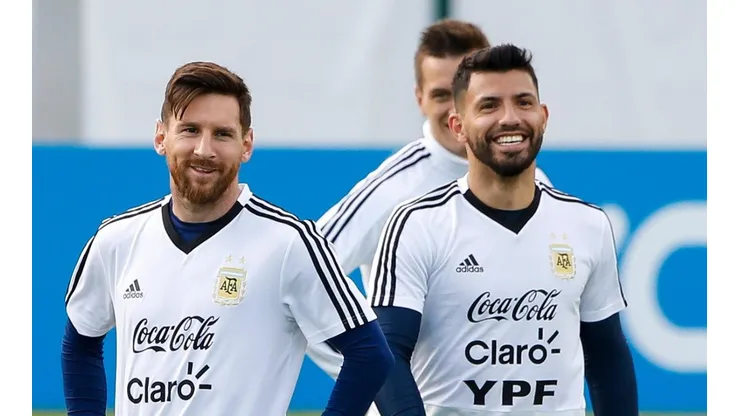 Messi y el Kun en la última práctica.